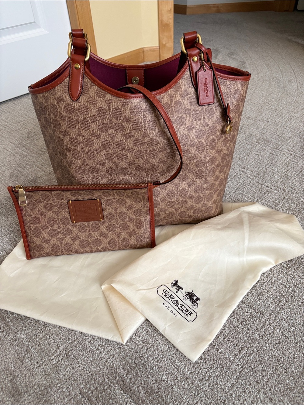 Coach Brown Signature Canvas Tote with Chestnut Trim and Pouch VGUC ❤️